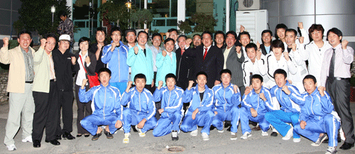                       ▲ 제88회 전국체전에 참가했던       광명시 선수들과 임원들.      