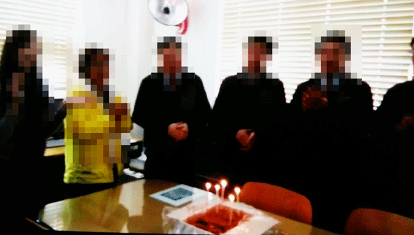  						 							▲ 광명희망카 직원들이 양 시장도 없는데 센터 사무실에서 양 시장 생일축하노래를 부르고 있는 모습이 담긴 동영상.