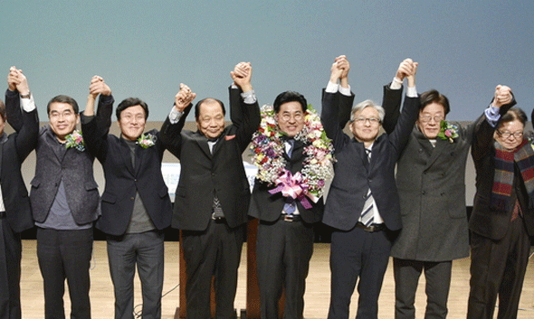 							강신성 민주당 광명을 지역위원장이 6일 공식취임했다.