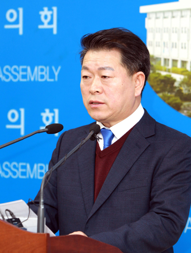 							박승원 광명시장 예비후보가 9일 더불어민주당 후보들에게 원팀구성을 제안했다.