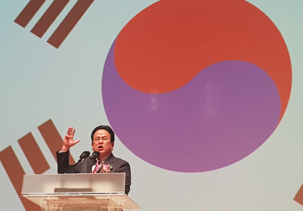 							이효선 광명갑 당협위원장이 취임사를 하고 있다.