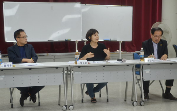 							광명지역신문이 주최한 ‘WHO 국제안전도시 광명 추진을 위한 1차 간담회’가 5일 광명시평생학습원에서 열렸다.