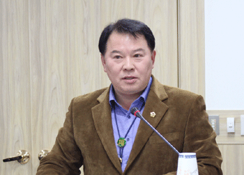 							김영준 경기도의원이 개발제한구역내 원주민 생업을 위한 시설로 세차장 설치 허용을 건의했다.