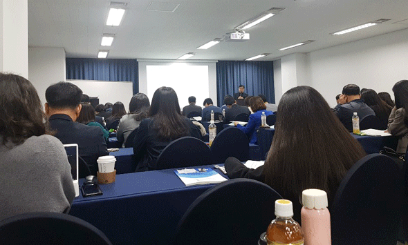 							국제안전도시 한국네트워크 간담회가 지난 15일 수원 이비스호텔 회의실에서 열렸다.