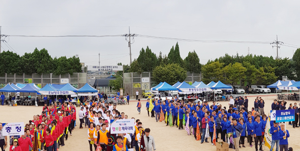 							제11회 광명지역화합발전 한마음체육대회가 21일 온신초등학교에서 열렸다.