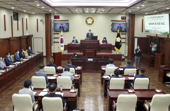 							광명시의회가 19일 제270회 임시회를 개회했다.